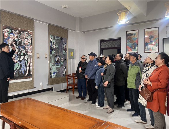 欣赏师生优秀文艺创作成果_副本.jpg