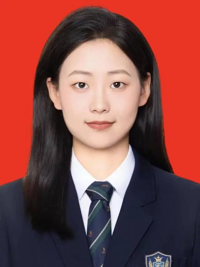 经济学院-李莹-证件照.jpg